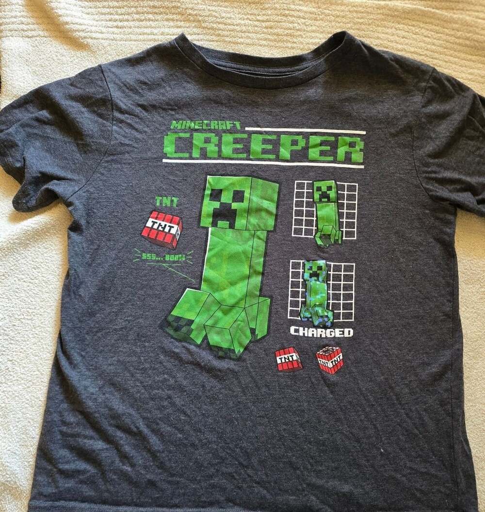 Minecraft Creeper Graphic Tee Size L Charcoal Gray Charged